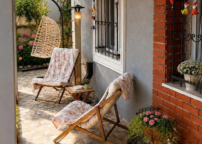 A Beautiful House On The Near The Bosphorus In Istanbul Wonderful Garden